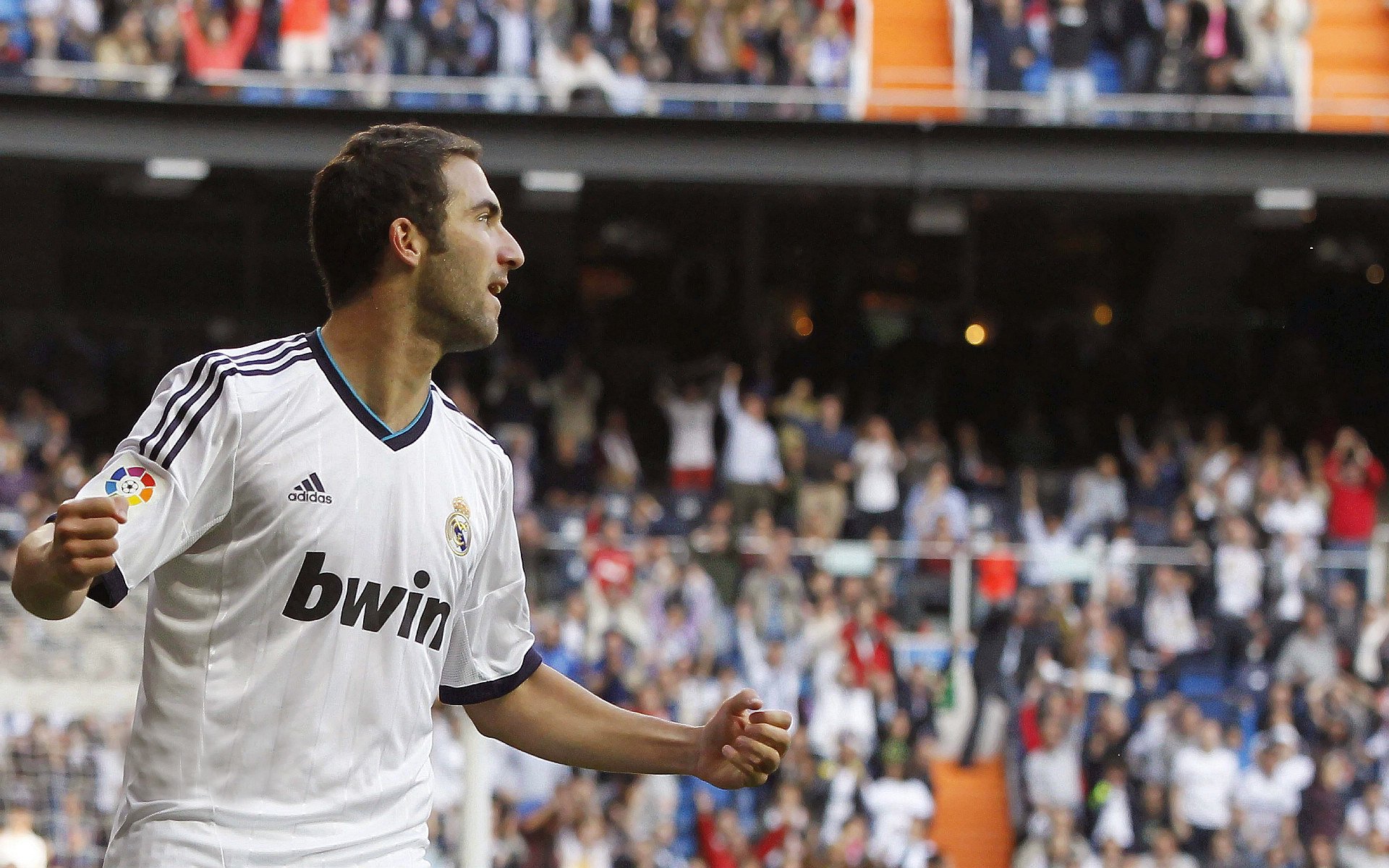 爱游戏app-足球球员媒介素养培训课程全面铺开，足球培训宣传页