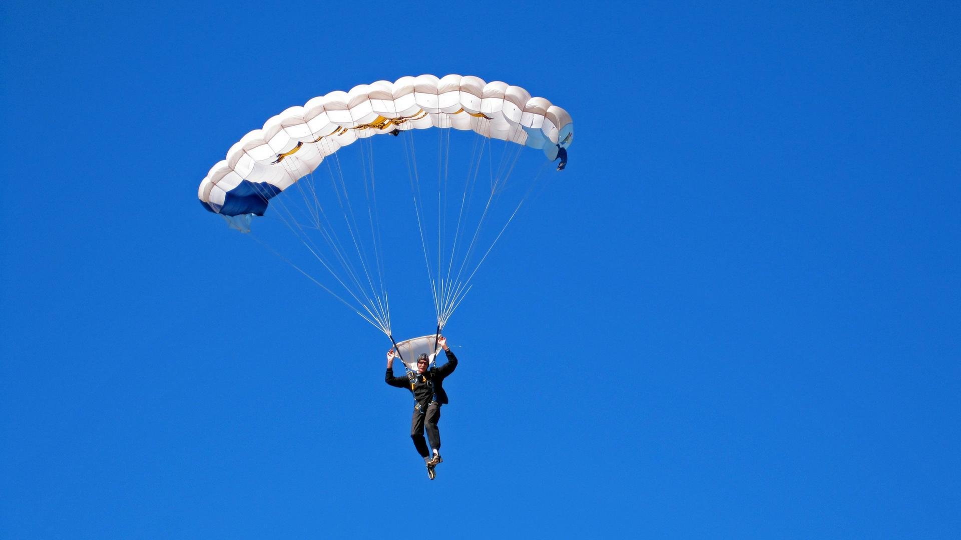 高校篮球联赛火热进行，大学生热情高涨，2020年大学生篮球联赛